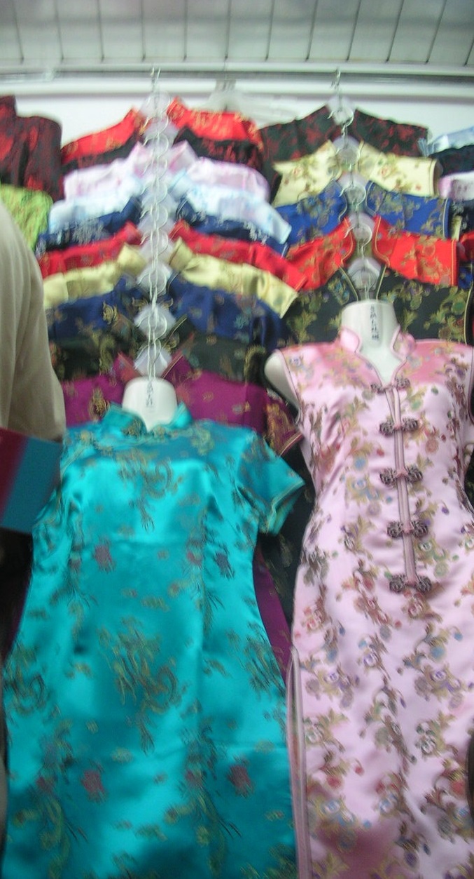 vtements au march de Xiang yang lu